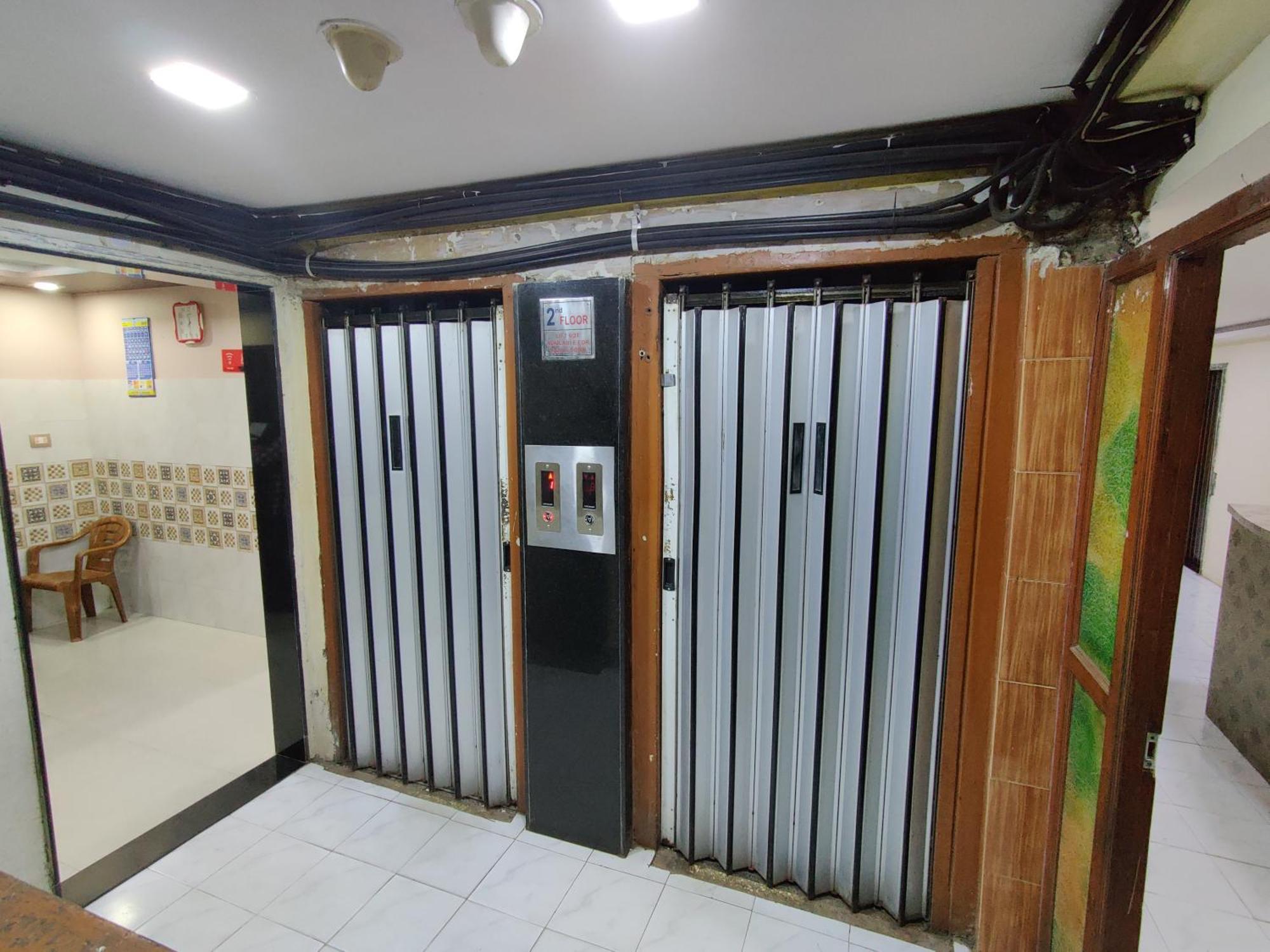 Hotel Pakeeza - Mumbai, Mumbai